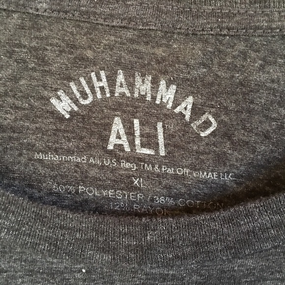 Men’s Muhammad Ali ‘The Greatest’ Black Tee - Picture 3 of 4